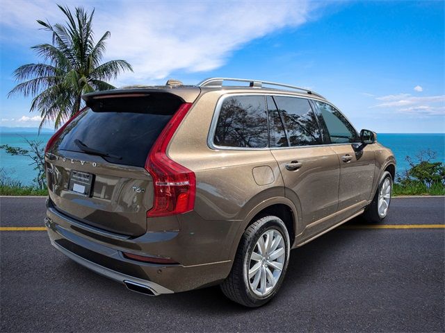 2016 Volvo XC90 T6 Momentum