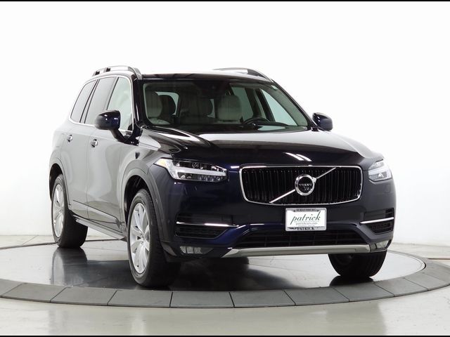 2016 Volvo XC90 T6 Momentum