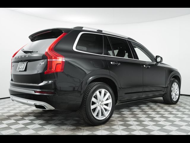 2016 Volvo XC90 T6 Momentum