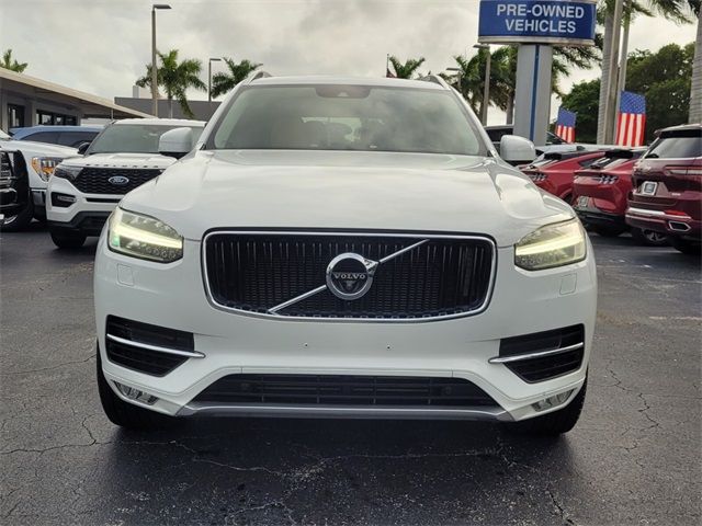 2016 Volvo XC90 T6 Momentum