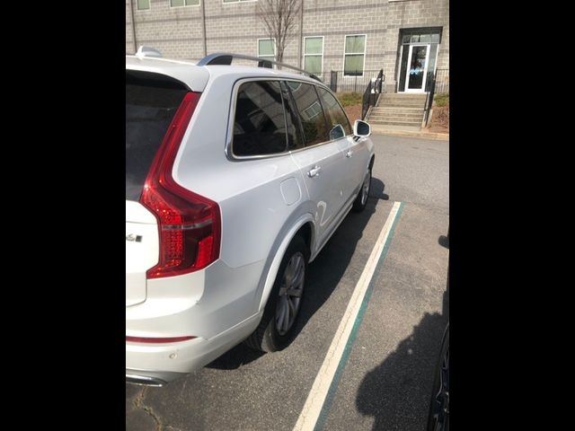 2016 Volvo XC90 T6 Momentum