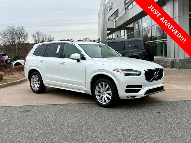 2016 Volvo XC90 T6 Momentum