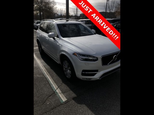 2016 Volvo XC90 T6 Momentum