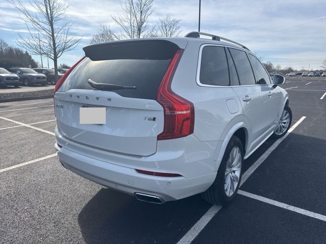 2016 Volvo XC90 T6 Momentum