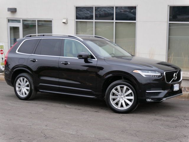 2016 Volvo XC90 T6 Momentum