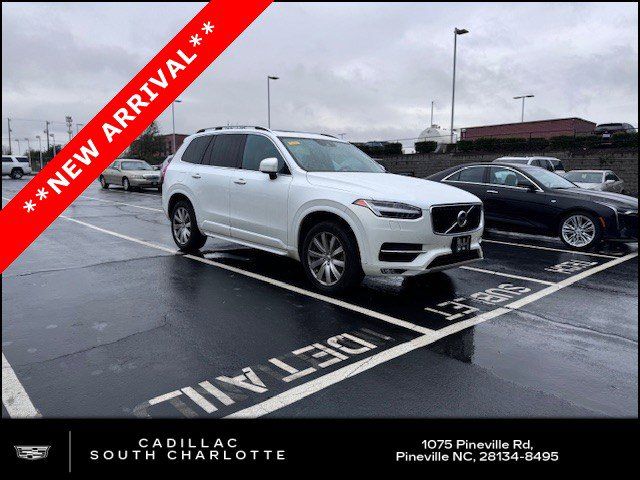 2016 Volvo XC90 T6 Momentum