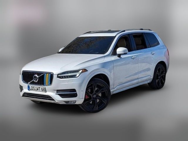 2016 Volvo XC90 T6 Momentum