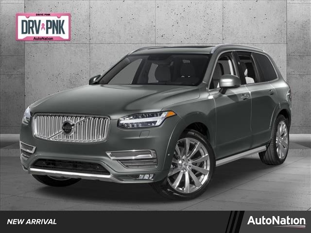 2016 Volvo XC90 T6 Momentum