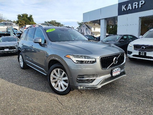 2016 Volvo XC90 T6 Momentum