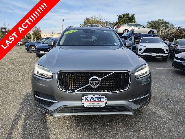 2016 Volvo XC90 T6 Momentum