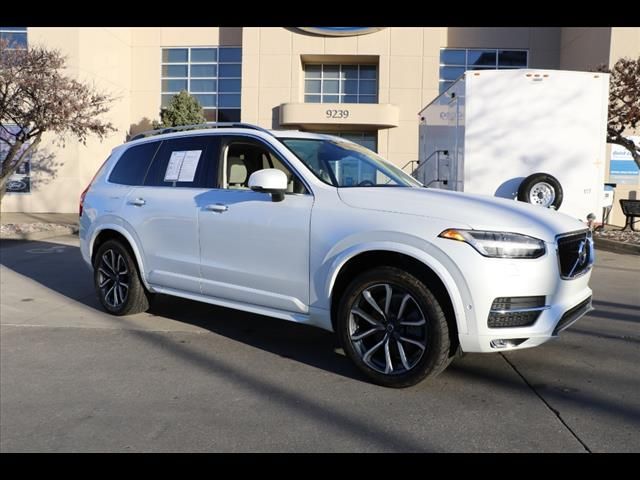 2016 Volvo XC90 T6 Momentum