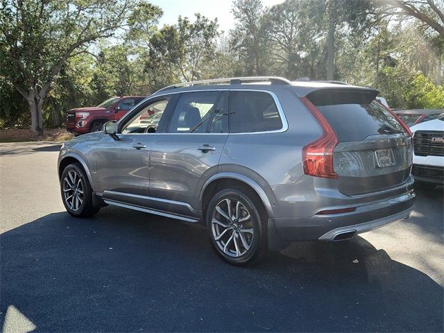 2016 Volvo XC90 T6 Momentum