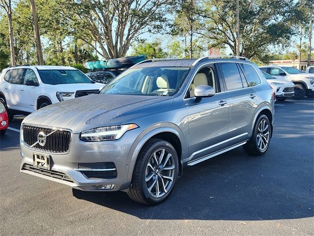 2016 Volvo XC90 T6 Momentum