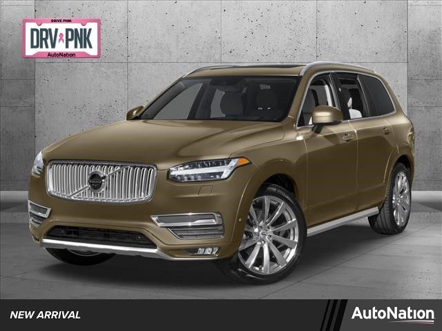 2016 Volvo XC90 T6 Momentum