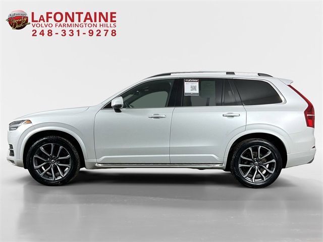2016 Volvo XC90 T6 Momentum