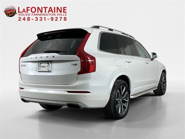 2016 Volvo XC90 T6 Momentum