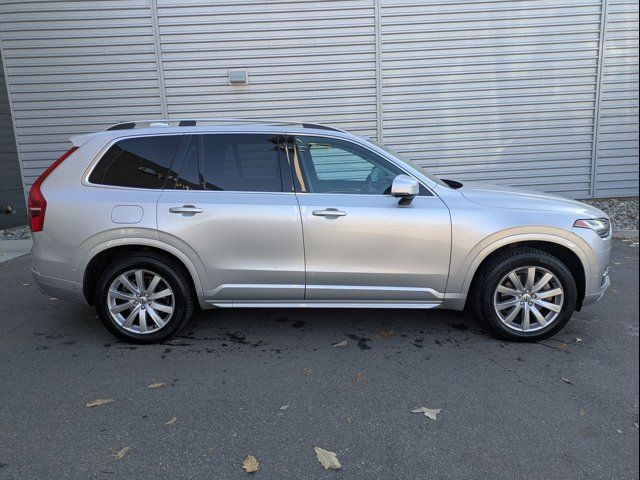 2016 Volvo XC90 T6 Momentum