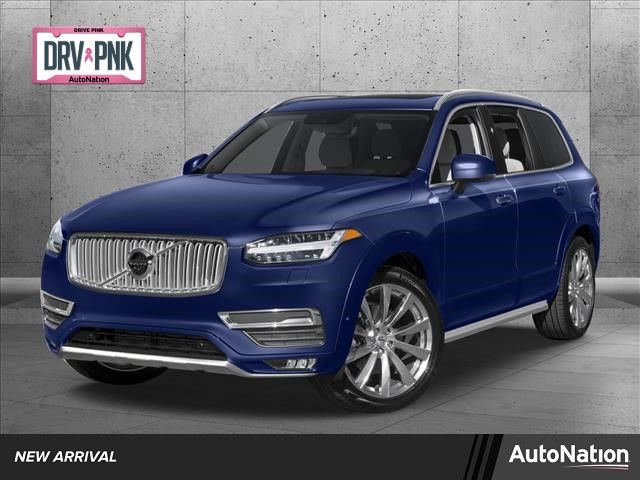 2016 Volvo XC90 T6 Momentum