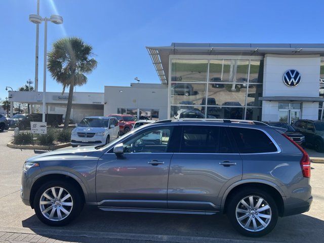 2016 Volvo XC90 T6 Momentum