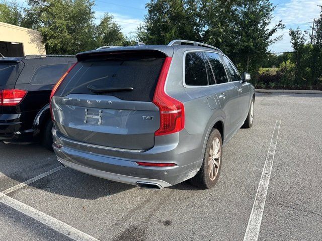 2016 Volvo XC90 T6 Momentum