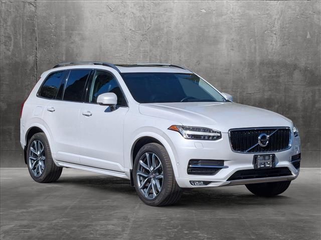 2016 Volvo XC90 T6 Momentum