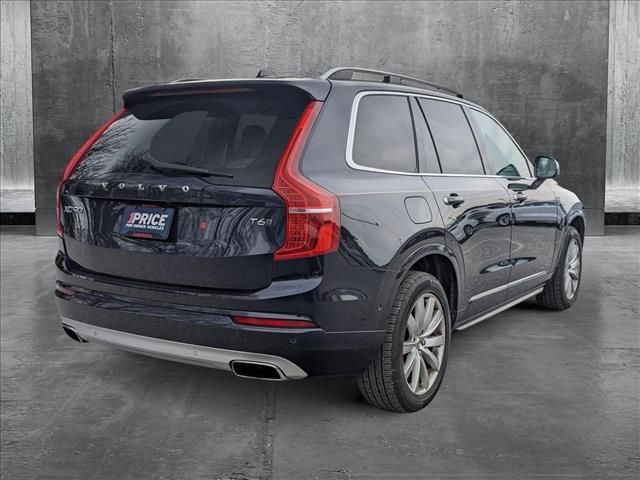 2016 Volvo XC90 T6 Momentum