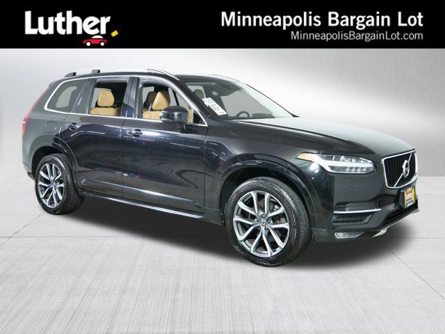 2016 Volvo XC90 T6 Momentum