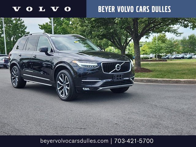 2016 Volvo XC90 T6 Momentum