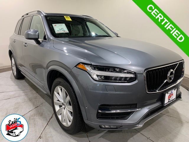 2016 Volvo XC90 T6 Momentum