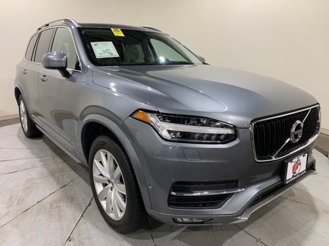 2016 Volvo XC90 T6 Momentum