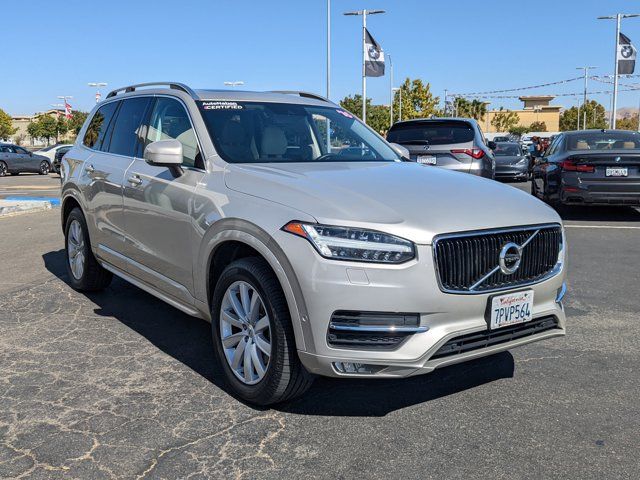 2016 Volvo XC90 T6 Momentum