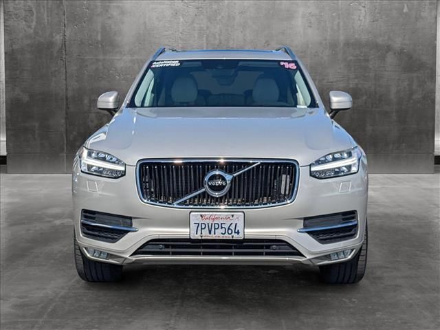 2016 Volvo XC90 T6 Momentum