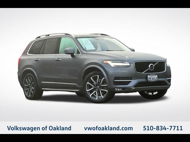 2016 Volvo XC90 T6 Momentum