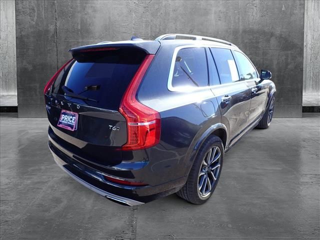 2016 Volvo XC90 T6 Momentum