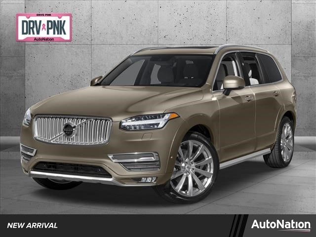 2016 Volvo XC90 T6 Momentum