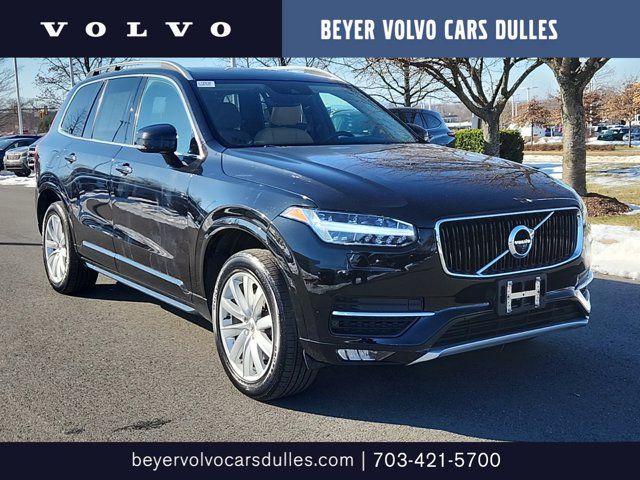 2016 Volvo XC90 T6 Momentum