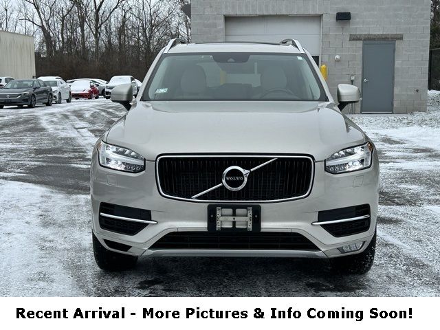 2016 Volvo XC90 T6 Momentum