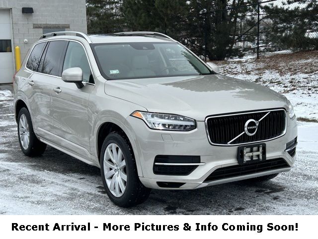 2016 Volvo XC90 T6 Momentum