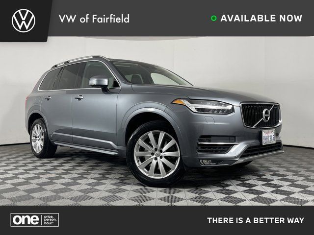 2016 Volvo XC90 T6 Momentum