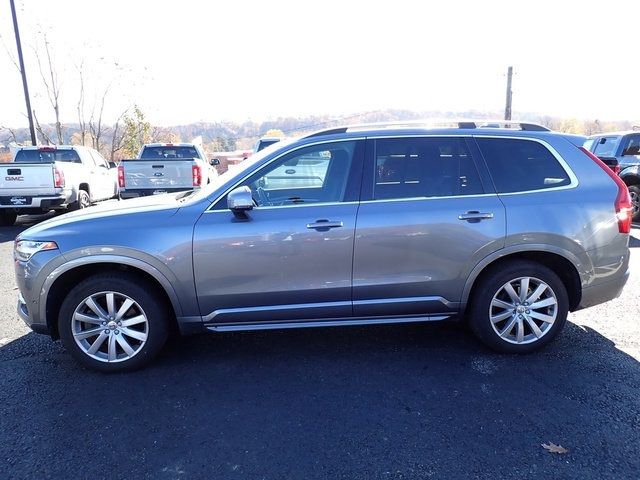 2016 Volvo XC90 T6 Momentum