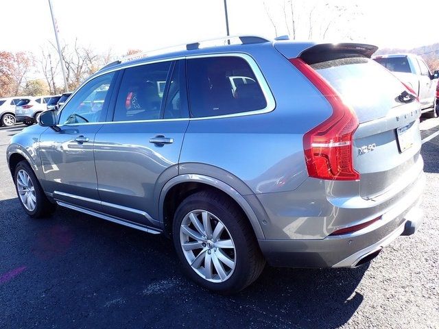 2016 Volvo XC90 T6 Momentum