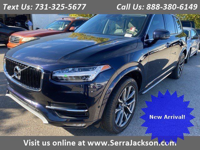 2016 Volvo XC90 T6 Momentum