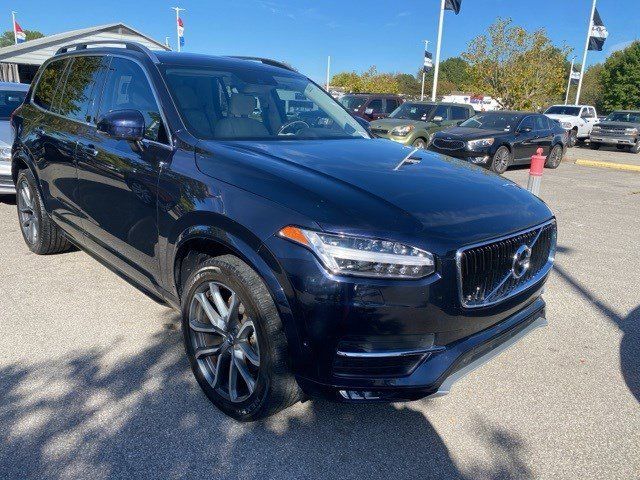 2016 Volvo XC90 T6 Momentum