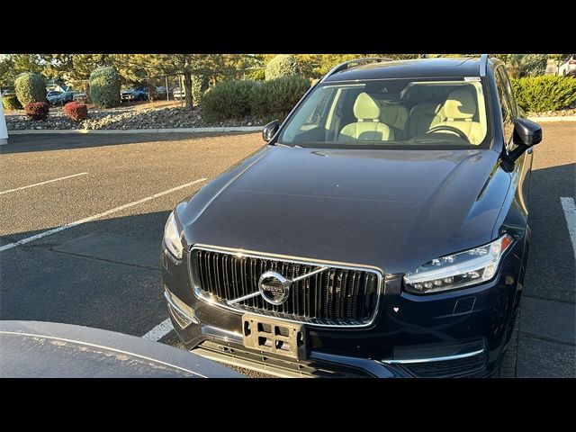 2016 Volvo XC90 T6 Momentum