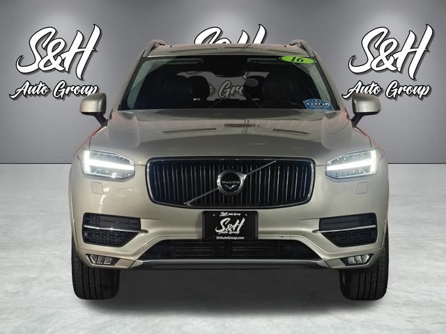 2016 Volvo XC90 T6 Momentum