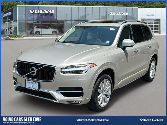 2016 Volvo XC90 T6 Momentum