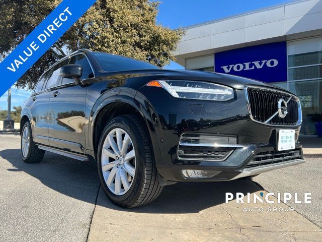 2016 Volvo XC90 T6 Momentum