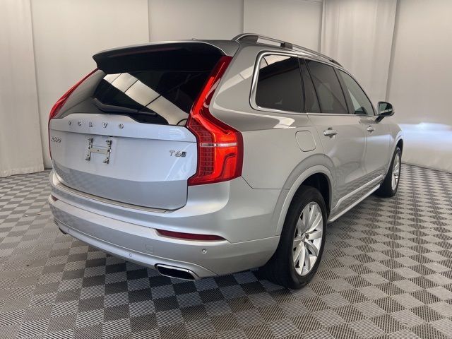 2016 Volvo XC90 T6 Momentum