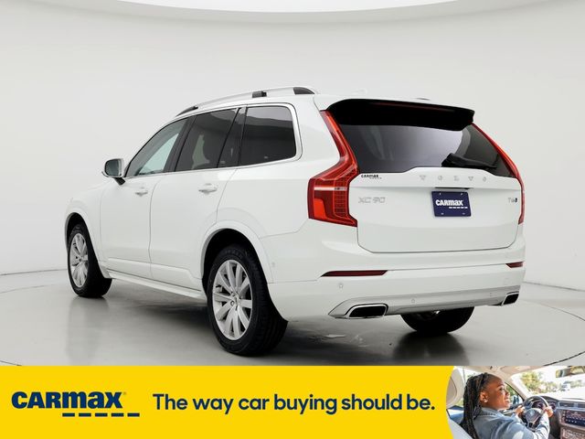 2016 Volvo XC90 T6 Momentum