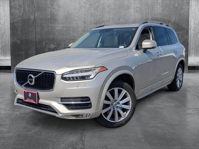 2016 Volvo XC90 T6 Momentum